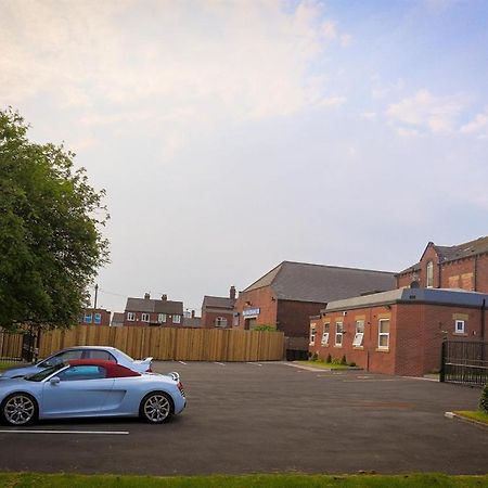 Spacious Apartment Close To City Centre With Free Secure Parking Leeds  Exterior photo