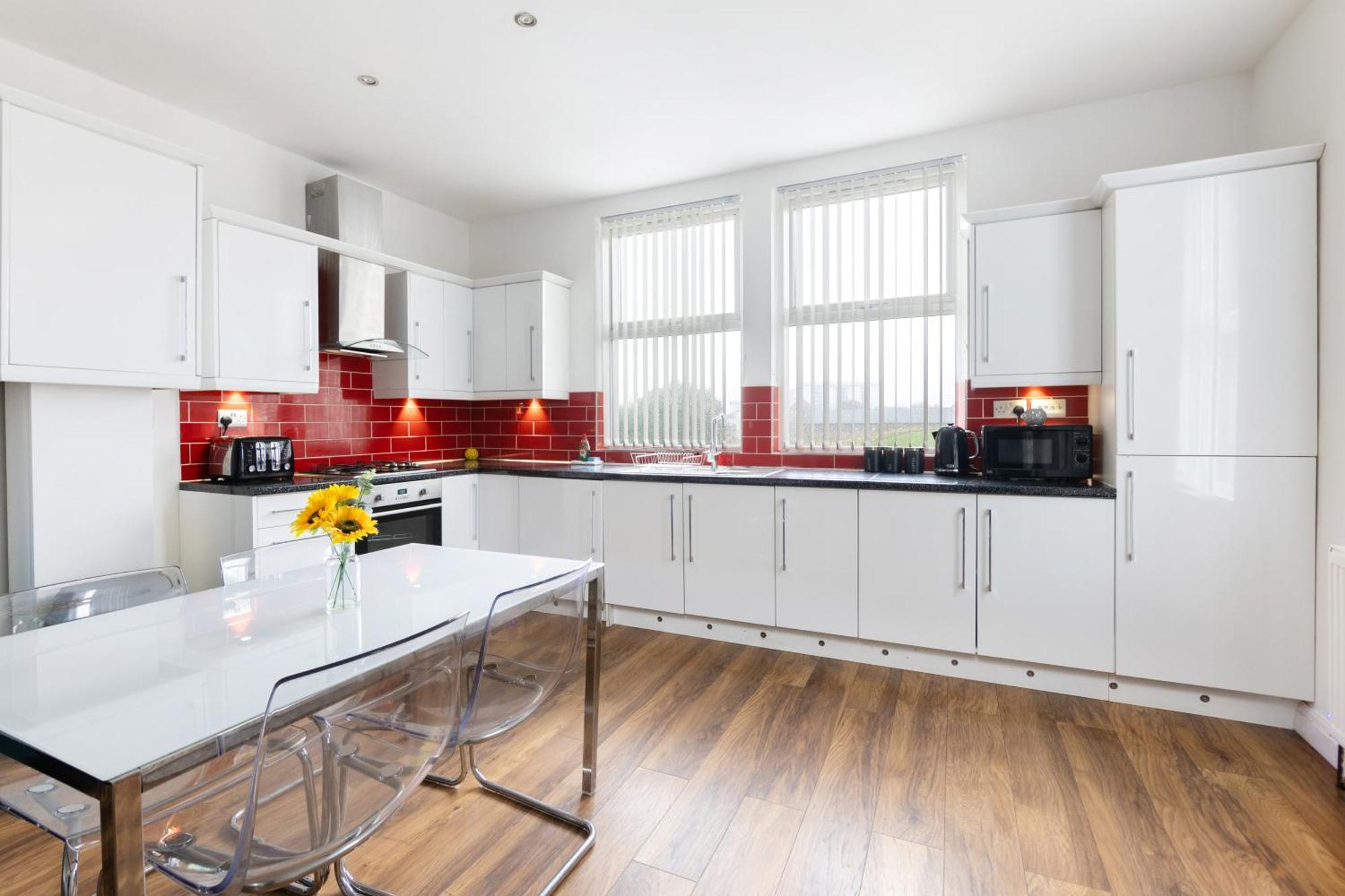 Spacious Apartment Close To City Centre With Free Secure Parking Leeds  Exterior photo