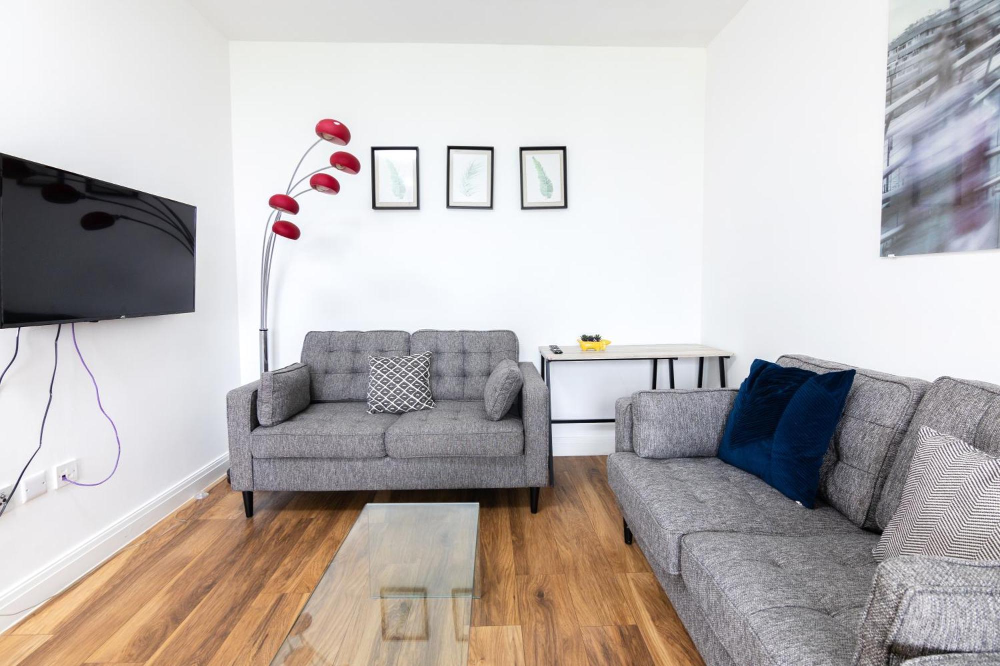Spacious Apartment Close To City Centre With Free Secure Parking Leeds  Exterior photo
